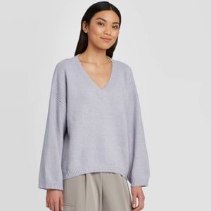 New with tags Women's V-Neck Pullover Sweater Size Large